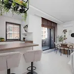 Air-conditioned With Parking In Near Pge Narodowy * وارسو