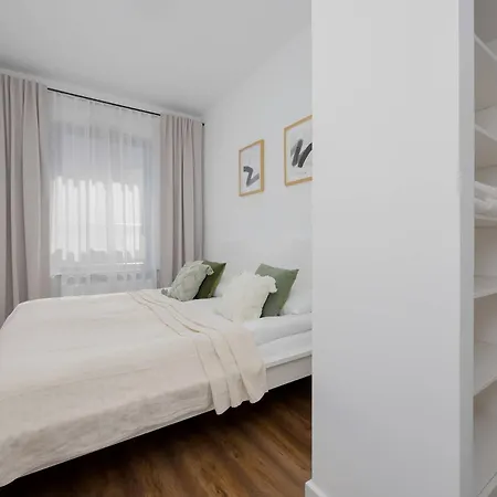 Air-conditioned With Parking In Near Pge Narodowy Varsovia