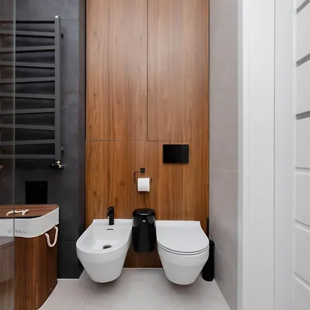 Air-conditioned With Parking In Near Pge Narodowy * Varsovia