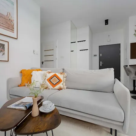 Apartamento Air-conditioned With Parking In Near Pge Narodowy Varsovia