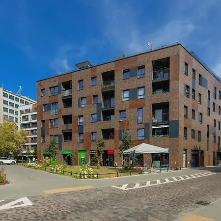 Air-conditioned With Parking In Near Pge Narodowy