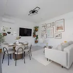 Appartamento Air-conditioned With Parking In Near Pge Narodowy